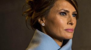 melania smiler aldri